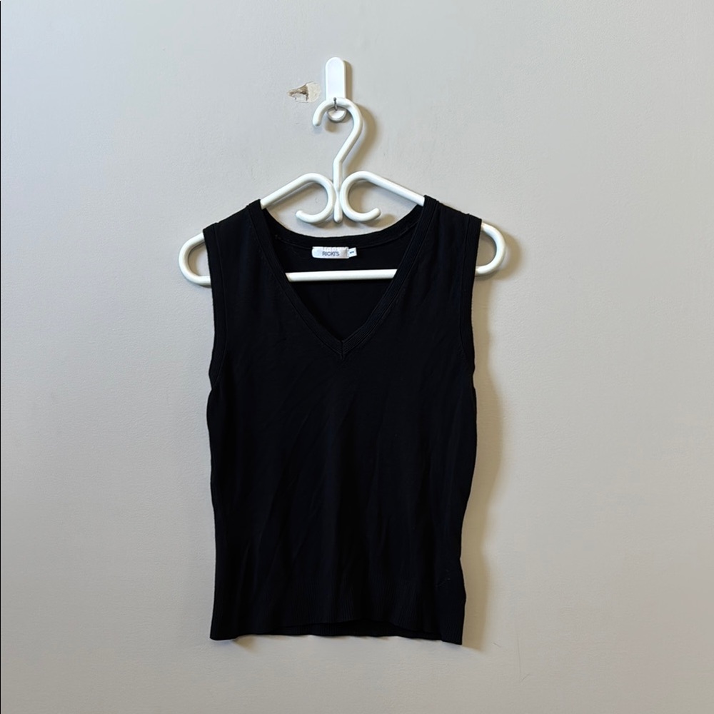 Ricki’s women’s black sleeveless sweater vest top